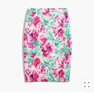 Like new Printed basketweave pencil skirt